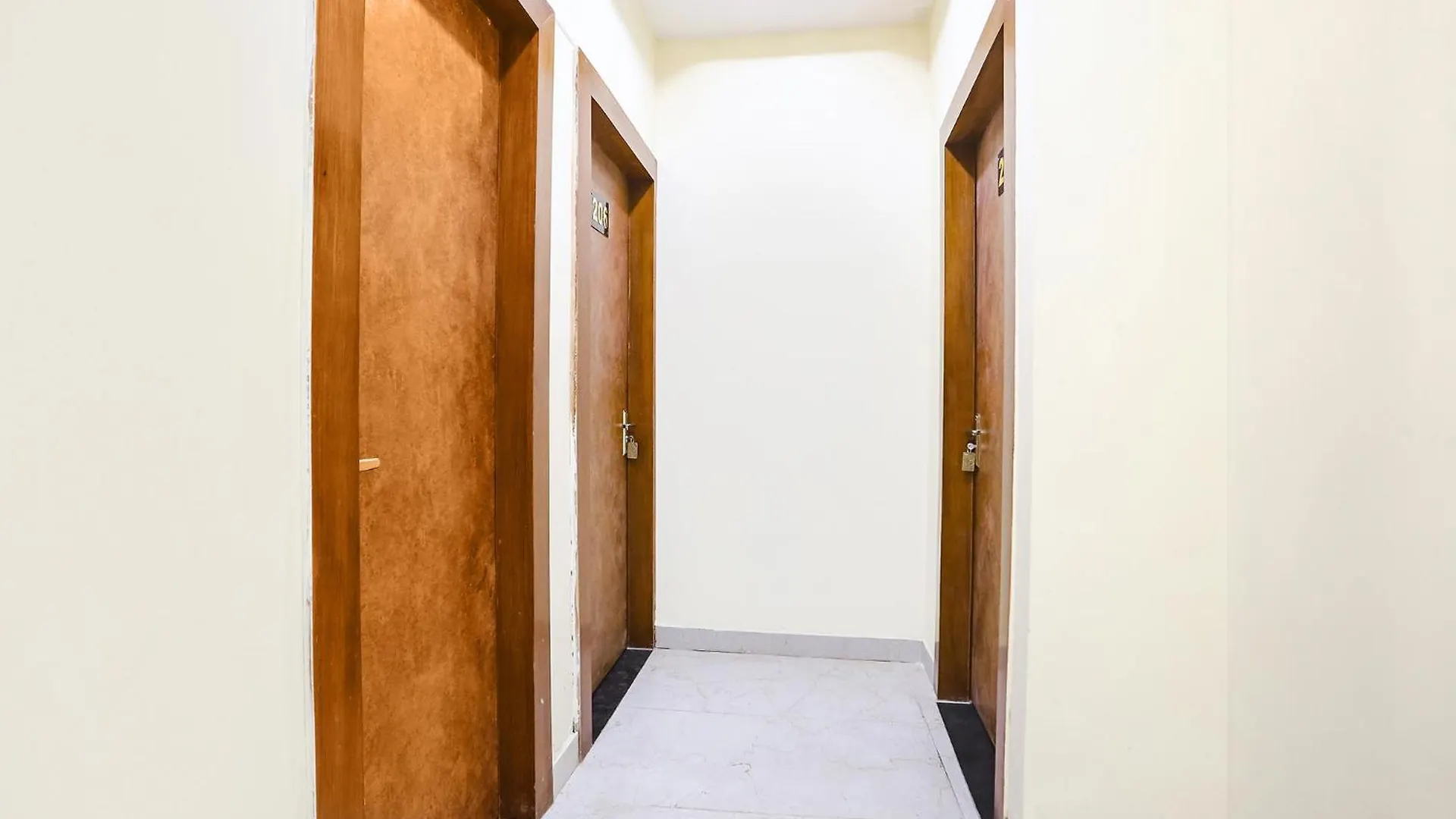 *** Hotel Fabexpress Aditya Guest House Varanasi Índia