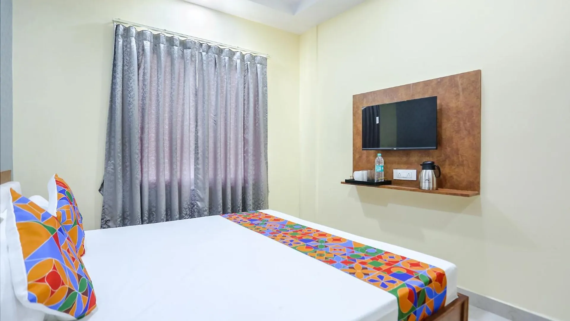Fabexpress Aditya Guest House Varanasi Hotel