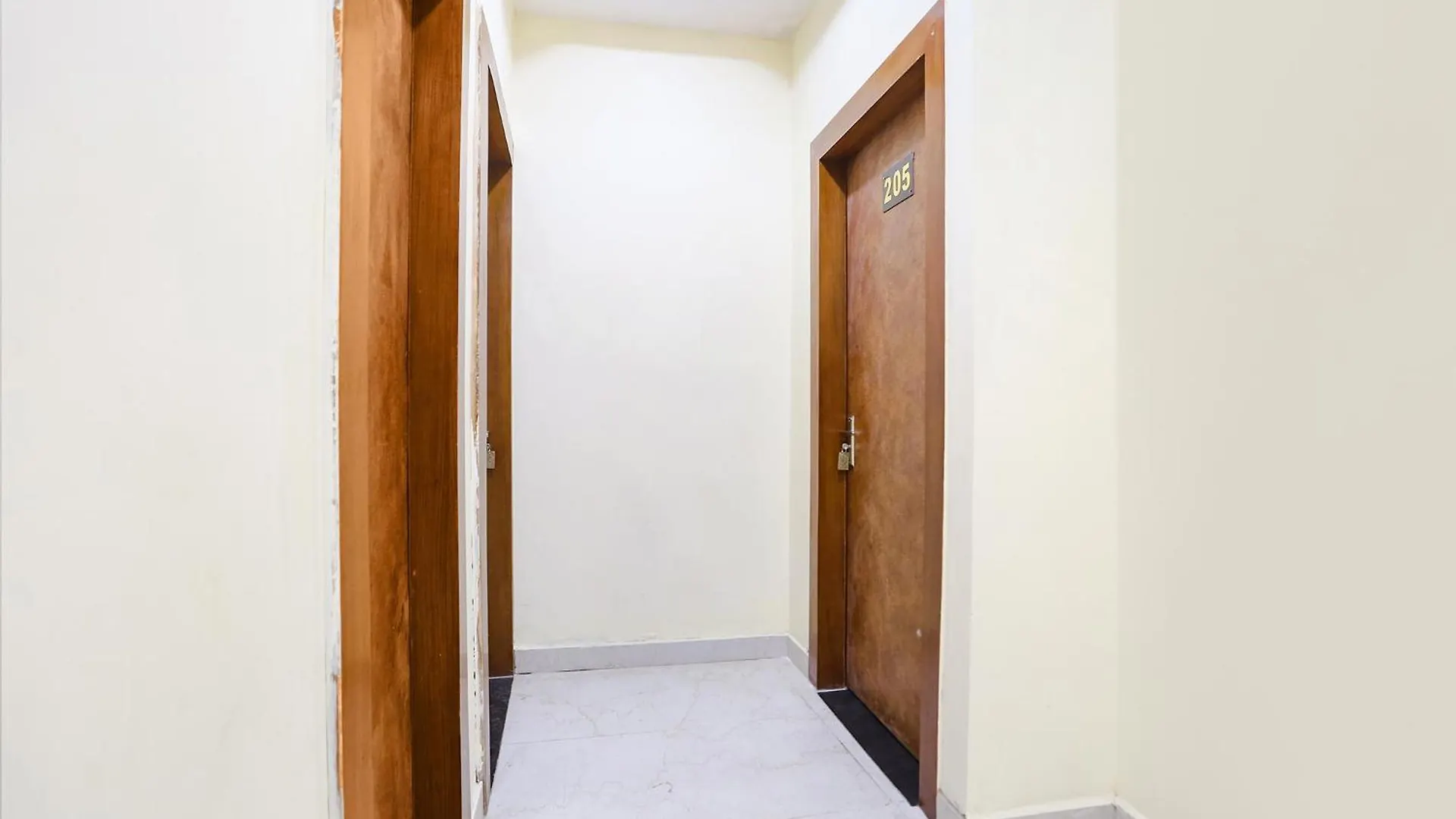 Hotel Fabexpress Aditya Guest House Varanasi