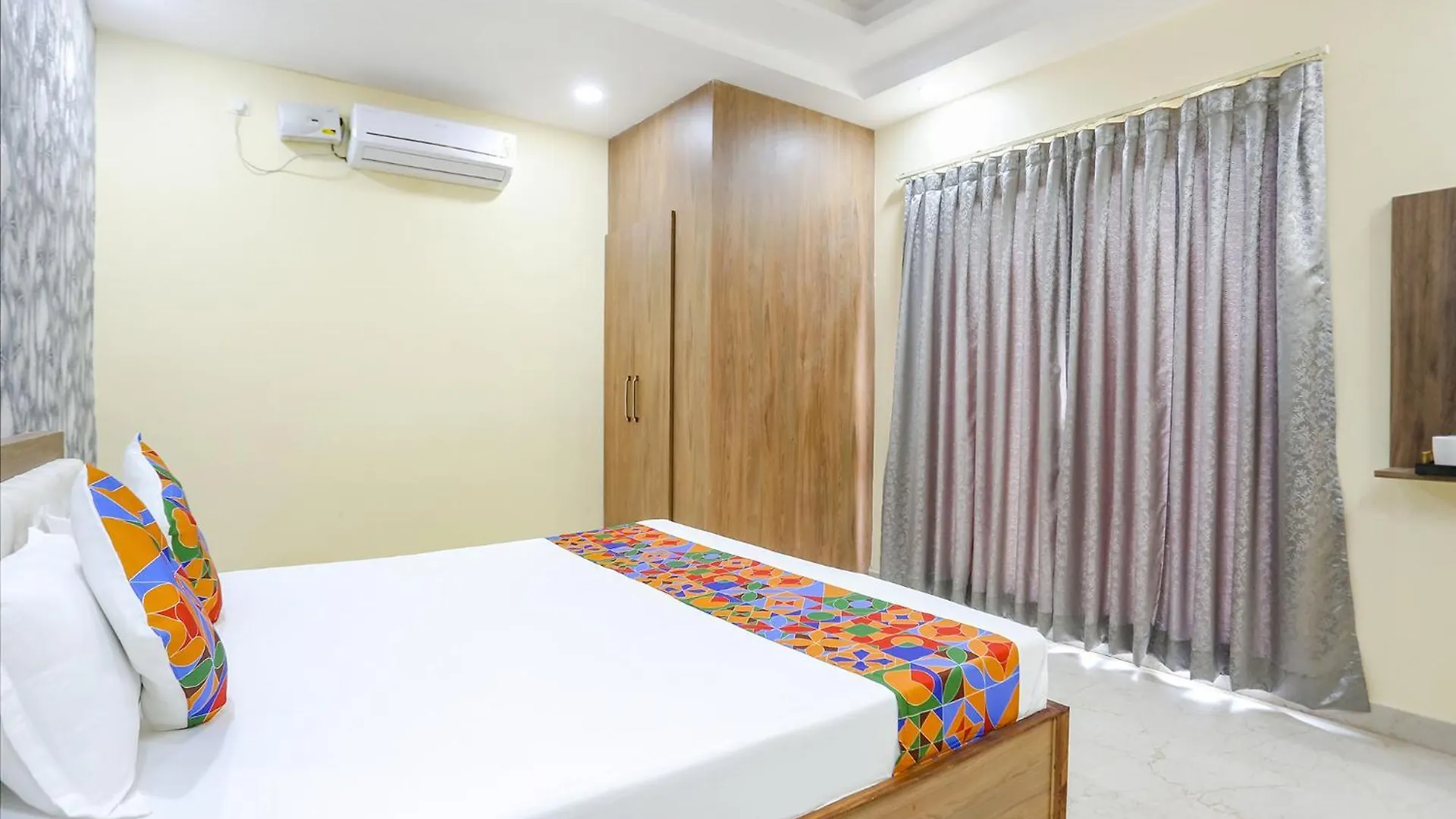 Fabexpress Aditya Guest House Waranasi